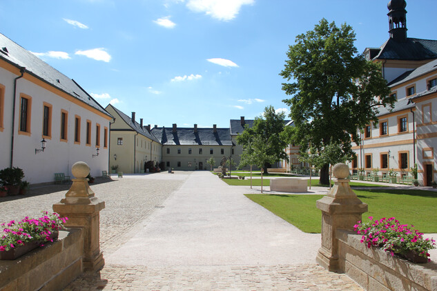 Nádvoří